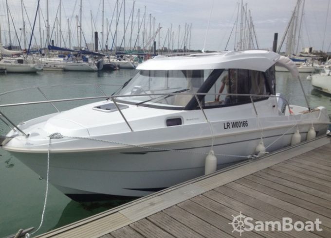 Bénéteau Antares 780 HB