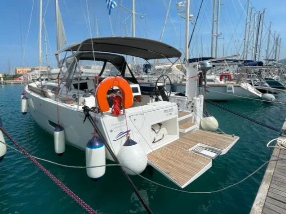 Dufour 390 (3 cab. 3 WC)