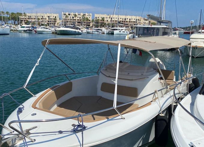 Jeanneau Cap Camarat 7.5 Open