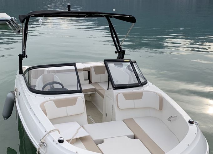Bayliner VR4