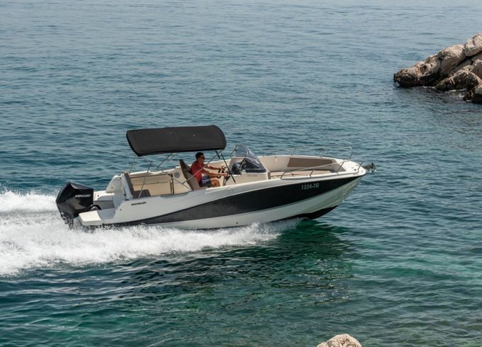 Quicksilver Activ 755 Open