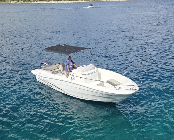 Jeanneau Cap Camarat 7.5 CC Serie 2