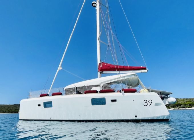 Lagoon 39