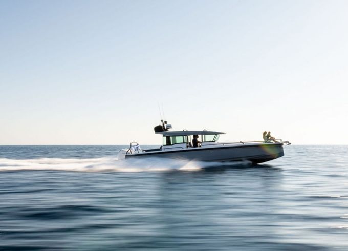 Axopar 37 Cross Cabin