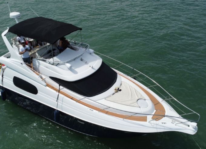 Quicksilver Activ 470 Cabin