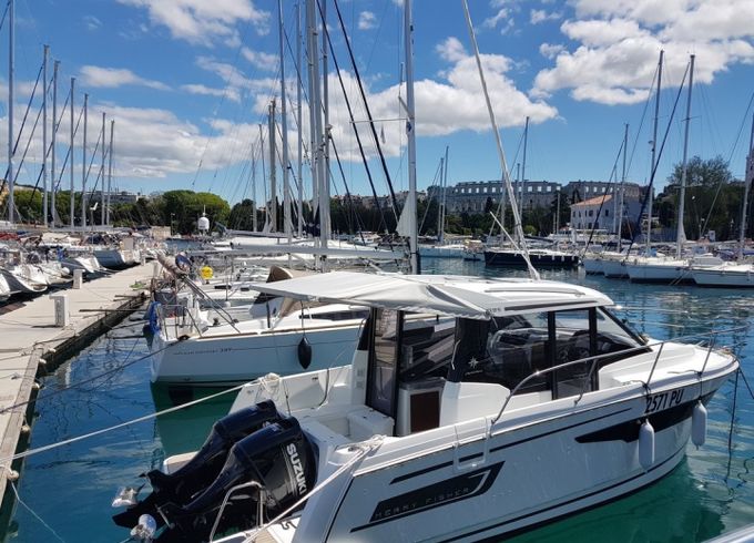 Jeanneau Merry Fisher 895