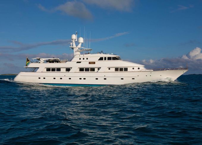 NQEA Yachts Jack Hargrave design RENA