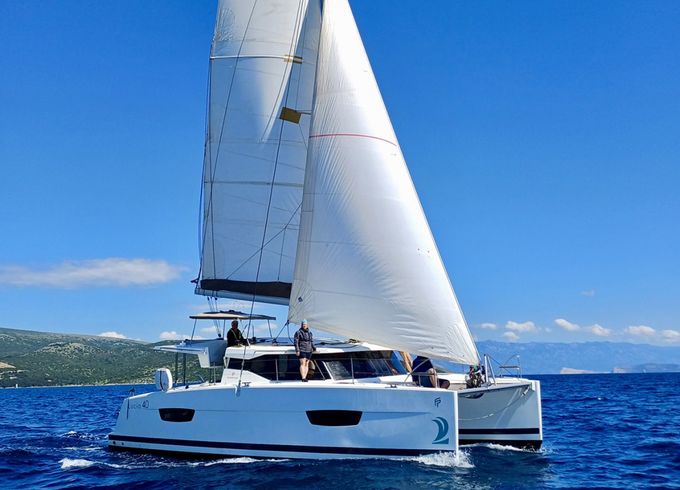 Fountaine Pajot Lucia 40