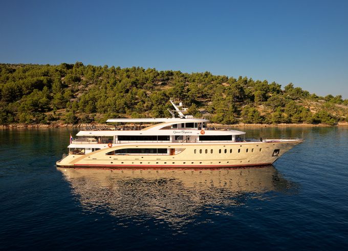 Motoryacht Queen Eleganza
