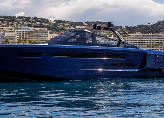 EVO Yachts Evo R6