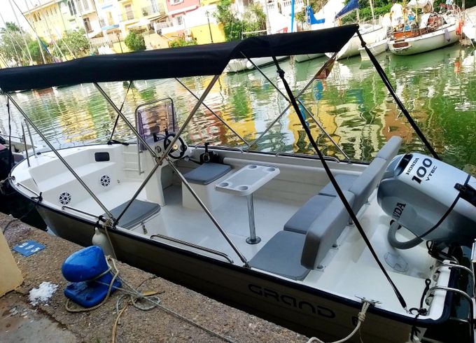 Grand Boats N585