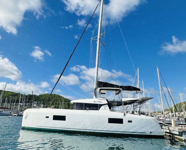 Lagoon 42