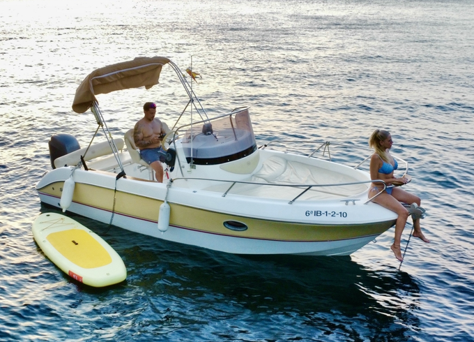 Astus Boats 22