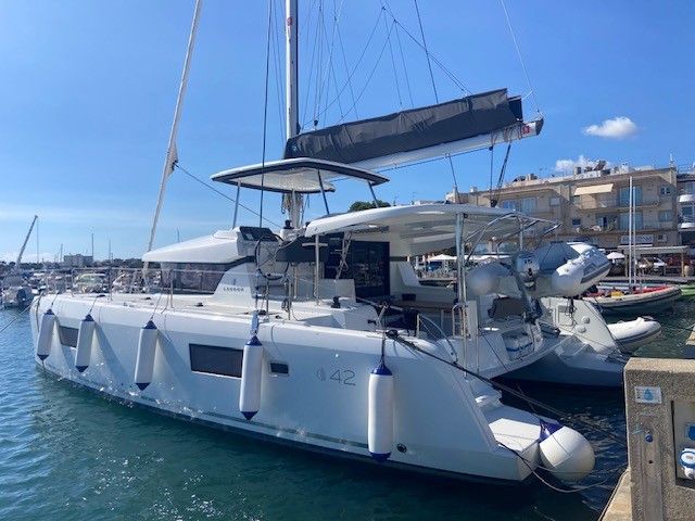 Lagoon 42