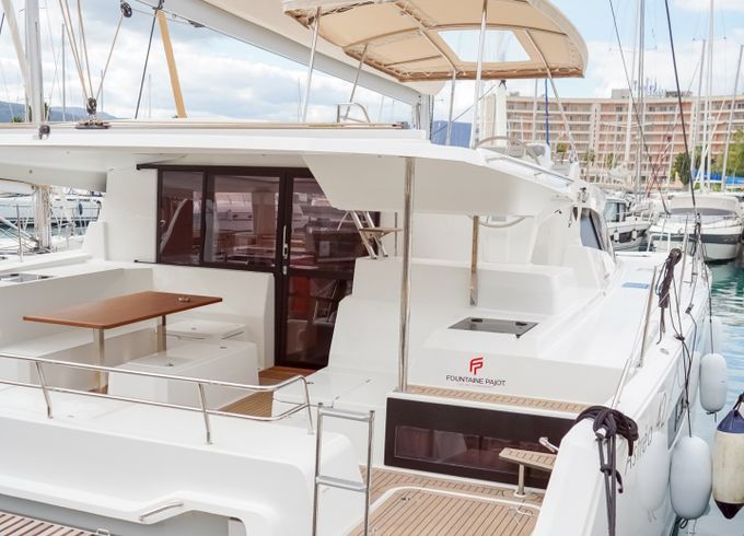 Fountaine Pajot Astrea 42