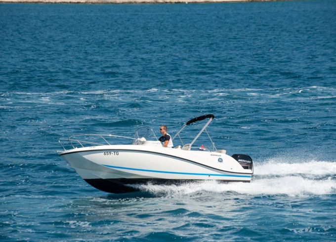 Quicksilver Activ 605 Open