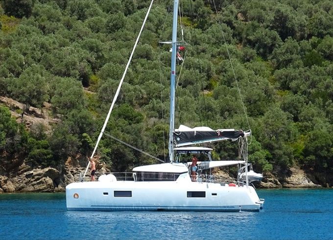 Lagoon 42