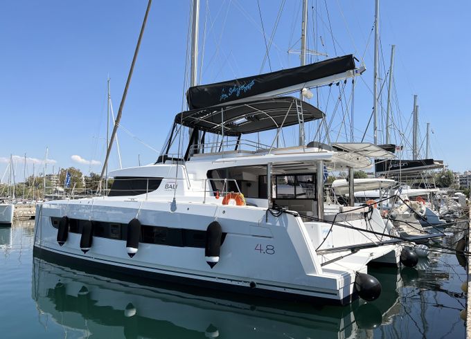 Bali 4.8 (6+2 cab)