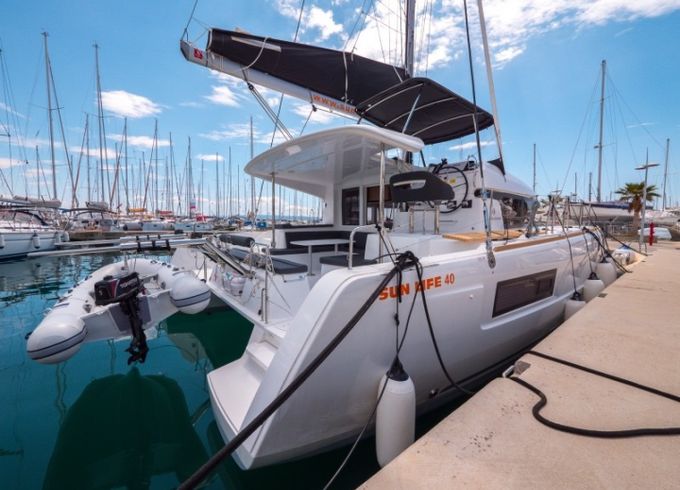 Lagoon 40