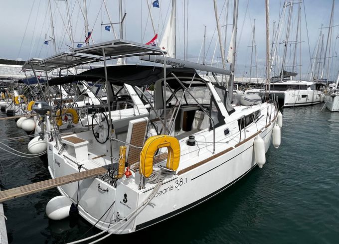 Bénéteau Oceanis 38.1