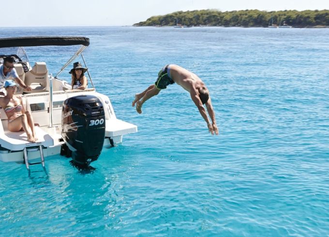 Quicksilver Activ 675 Sundeck
