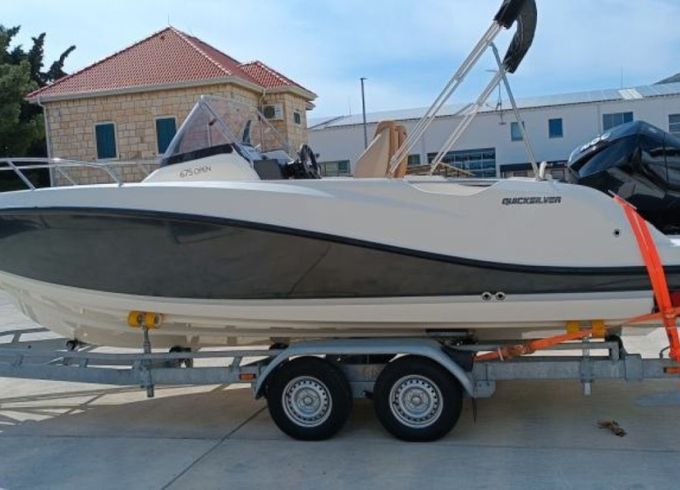 Quicksilver Activ 675 Open