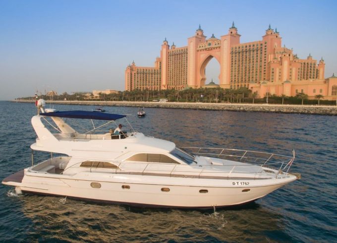ADORA 55 FEET