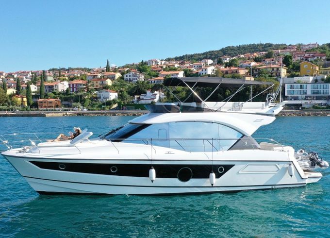 Bénéteau Monte Carlo 52