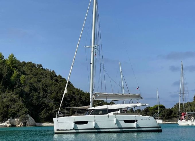 Lucia 40