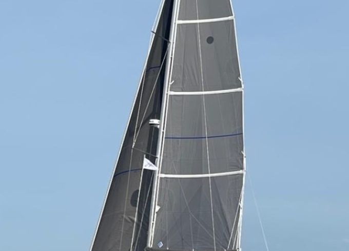 Alubat Ovni 370