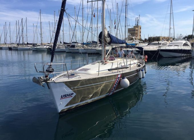 Bavaria 44