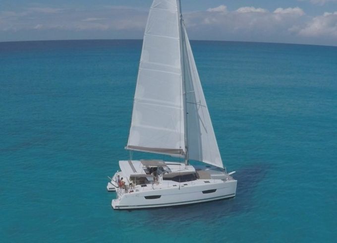 Fountaine Pajot Lucia 40