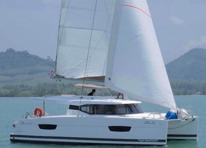 Fountaine Pajot Lucia 40