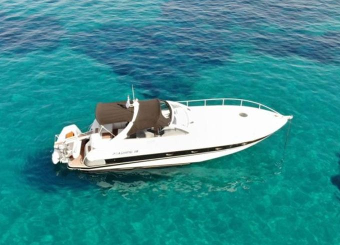 Pershing 38
