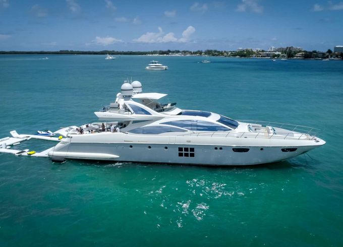 Azimut Scarlet