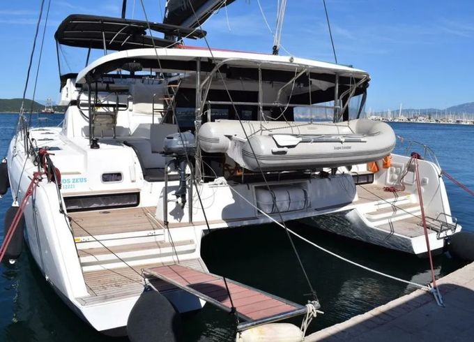 Lagoon 42