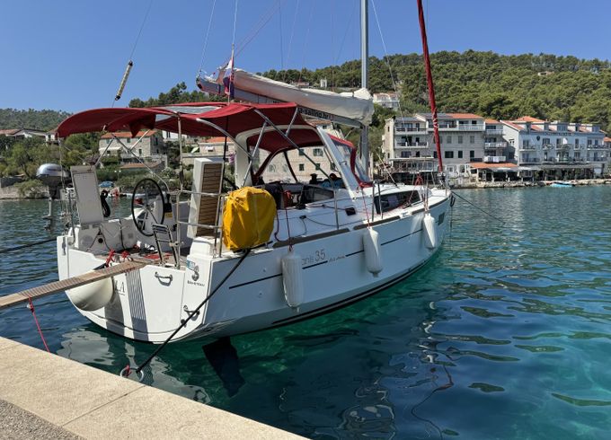 Bénéteau Oceanis 35