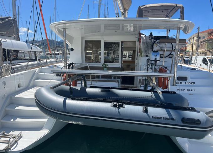 Lagoon 39
