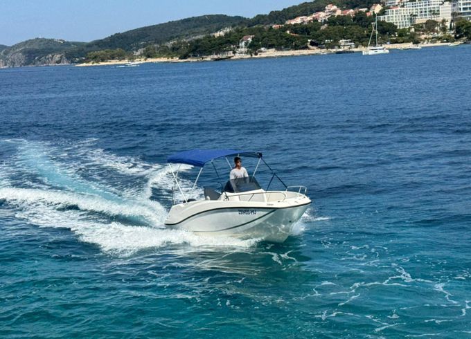 Quicksilver Activ 555 Open