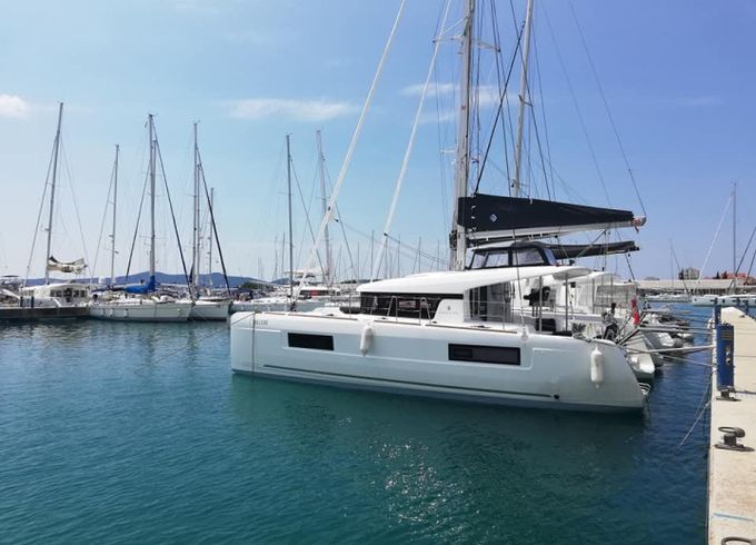 Lagoon 40