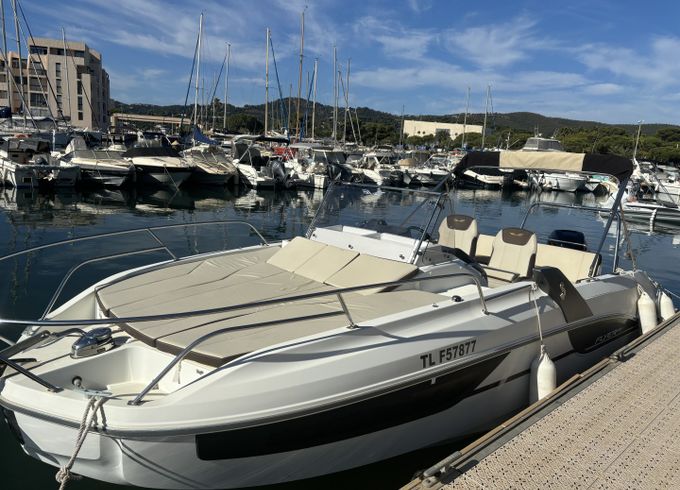 Bénéteau Flyer 7.7 SUNdeck