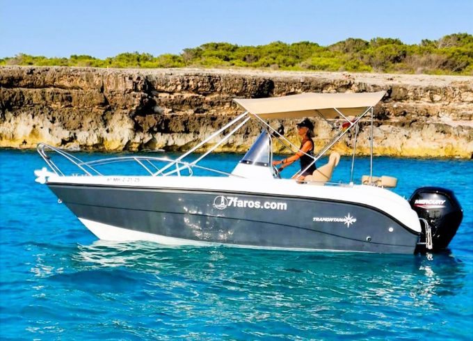 Polyester Yacht Open 550