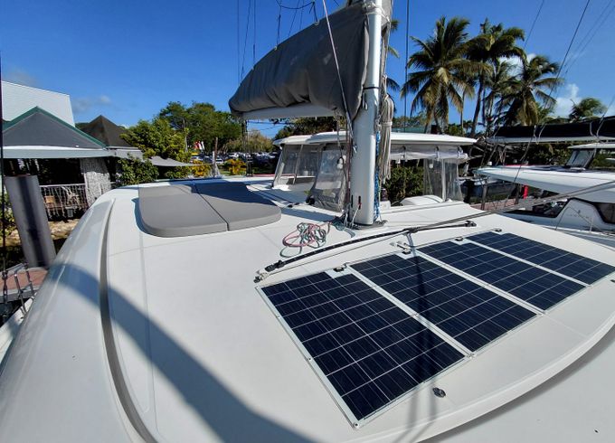 Lagoon 42