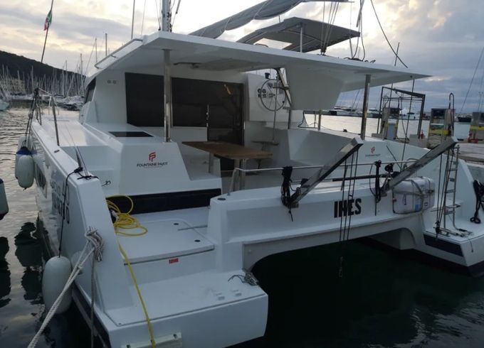 Fountaine Pajot Lucia 40