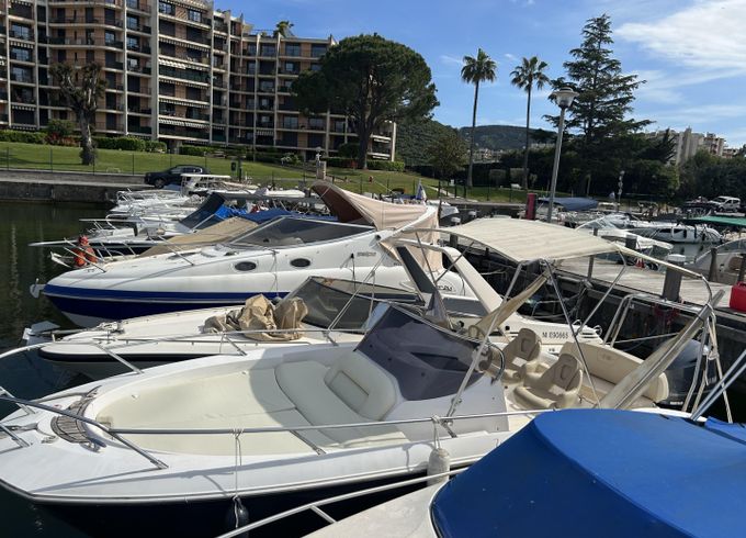 Sessa Marine Key Largo 24