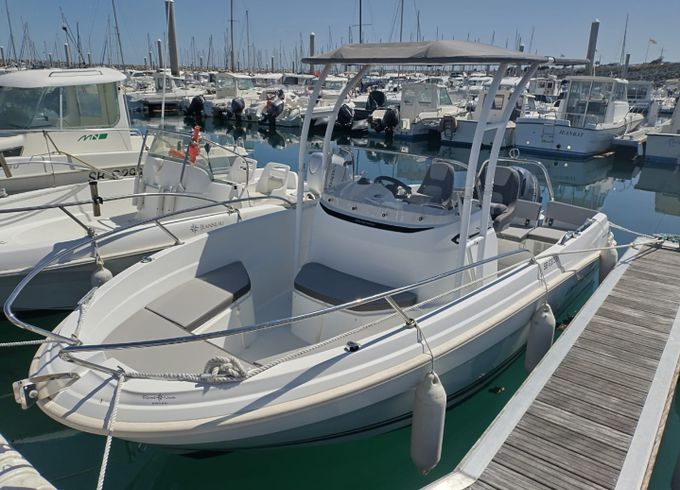 Jeanneau Cap Camarat 5.5 CC Serie 2