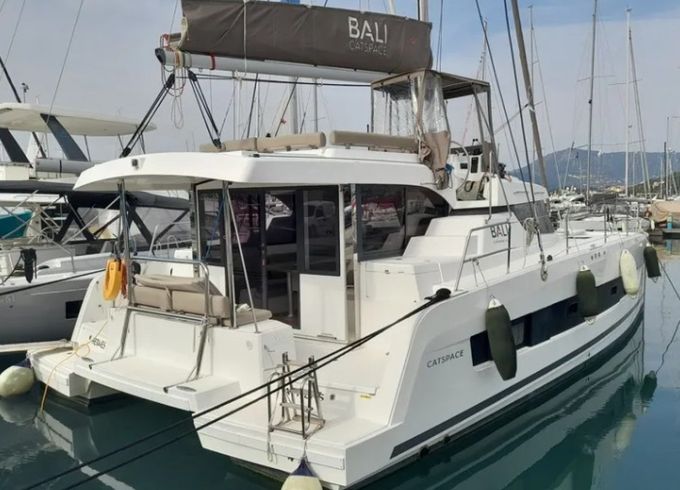 Bali cat space