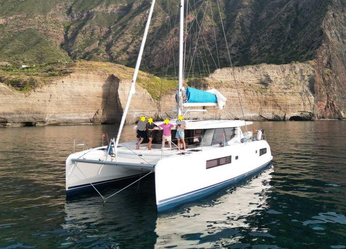 Leopard Catamarans / Robertson & Caine Leopard 45