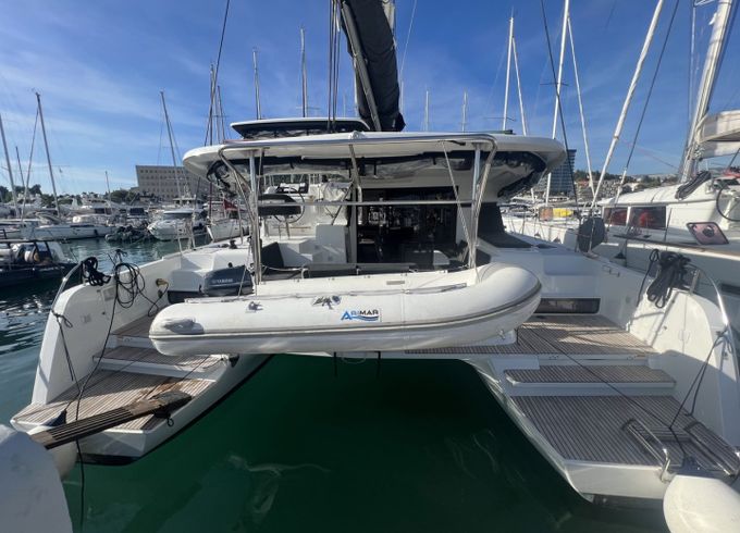 Lagoon 42