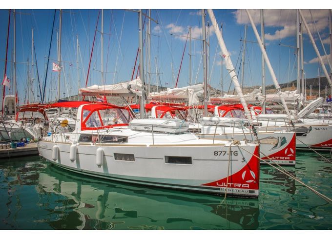 Bénéteau Oceanis 35